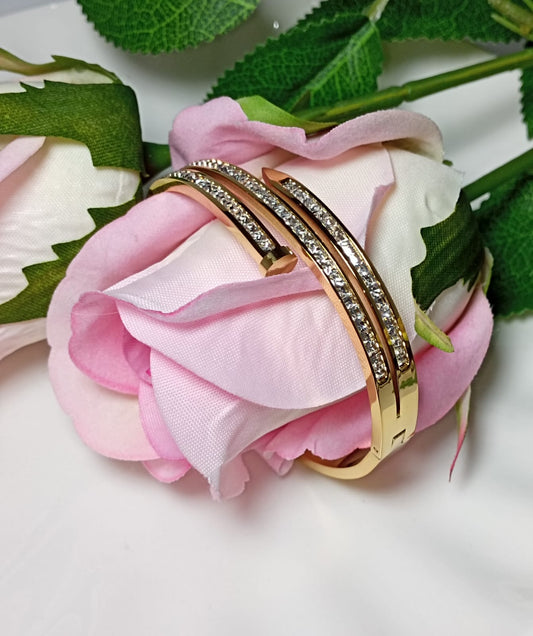 Open-End Golden clavo design Bangle with Crystal Accents